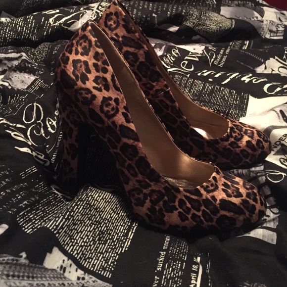 Heels - Picture 2 of 3