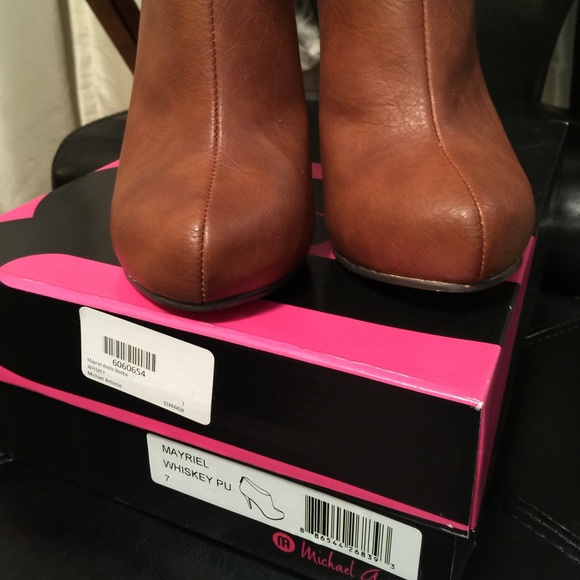 💥SOLD💥Michael Antonio High Heel Bootie - Picture 4 of 4