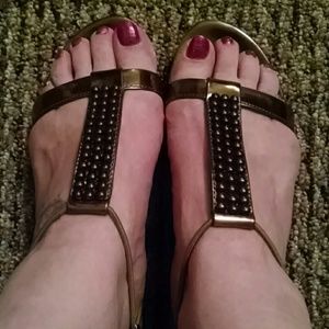@plutoploto Gold copper sandals