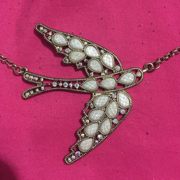 Forever 21 bird necklace
