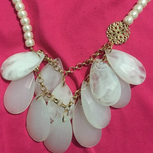Statement necklace