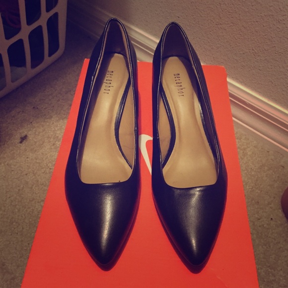 Black heels size 6 - Picture 1 of 3