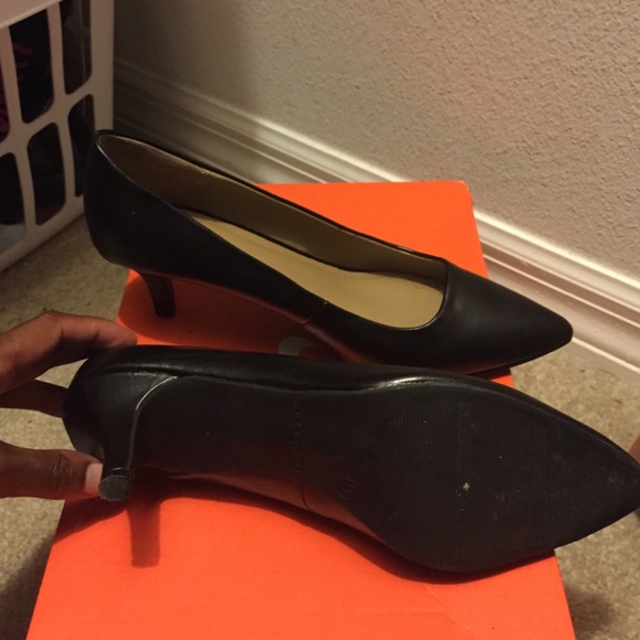Black heels size 6 - Picture 3 of 3