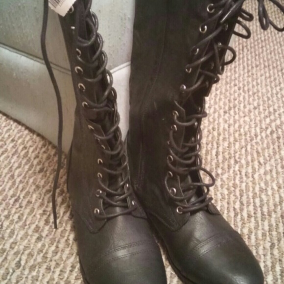 Combat boots