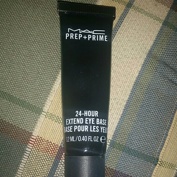 M.A.C. prep + prime 24 hr. Eyeshadow base