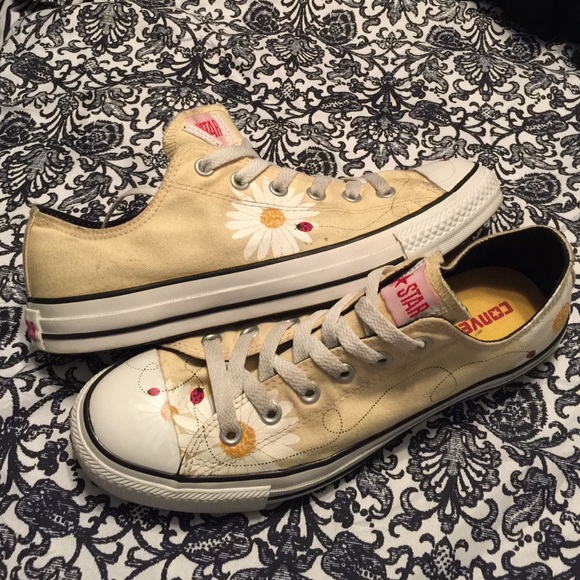Converse Yellow Lady Bug Daisy Sz 8_2