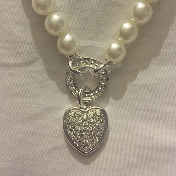 Silver heart pearl necklace