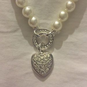 Silver heart pearl necklace