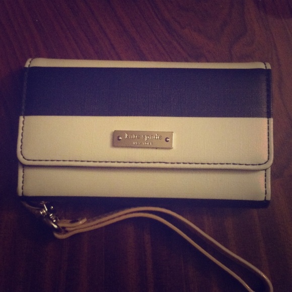 Kate Spade iPhone wristlet