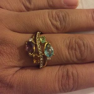 Gold ring with 4 colors