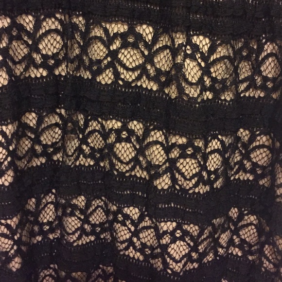 Black & Tan Lace Dress 👗 - Picture 2 of 2