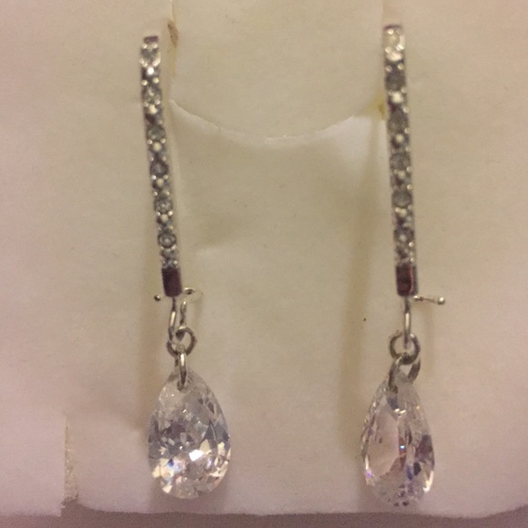 Teardrop silver faux diamond earrings - Picture 1 of 2