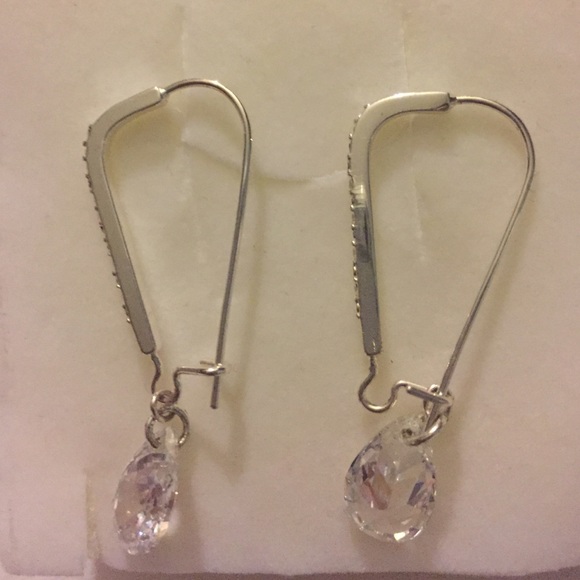 Teardrop silver faux diamond earrings - Picture 2 of 2