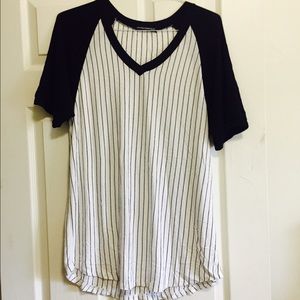Brandy Melville stopes baseball-look dress