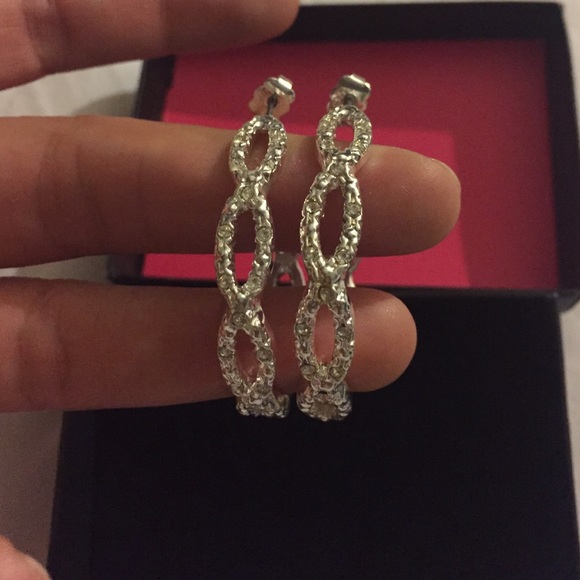 Hoop earrings - Picture 1 of 2