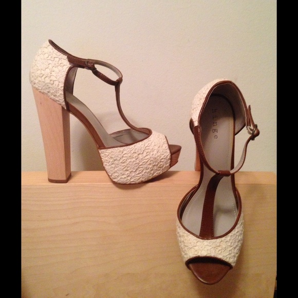 🌰Hinge Platform Fabric Wooden Heels🌰