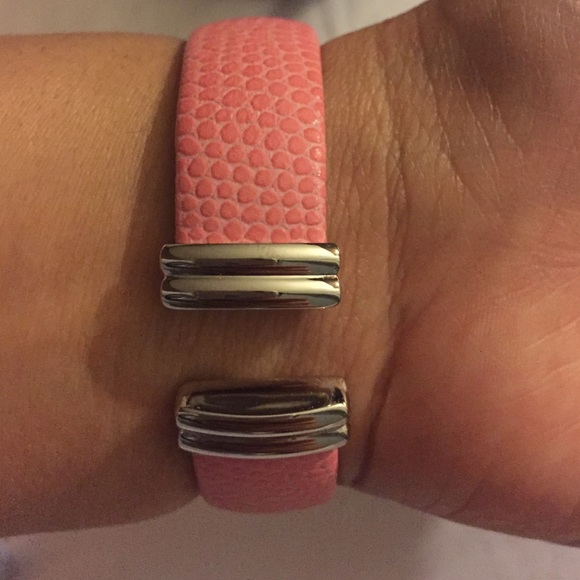 Cuff watch - Picture 2 of 3