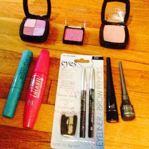 Makeup Bundle - Picture 1 of 1