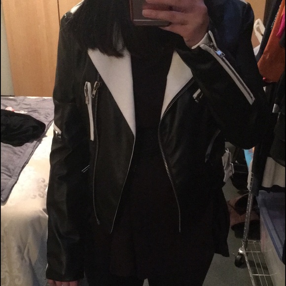 W118 by Walter Baker - Motorcycle Leather Jacket - Picture 3 of 4