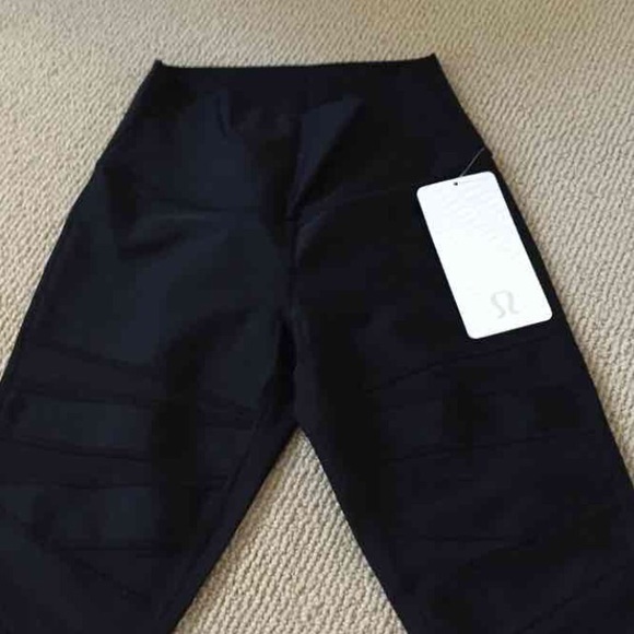 🚫Sold 🚫NWT lululemon high times mesh shine - Picture 2 of 3
