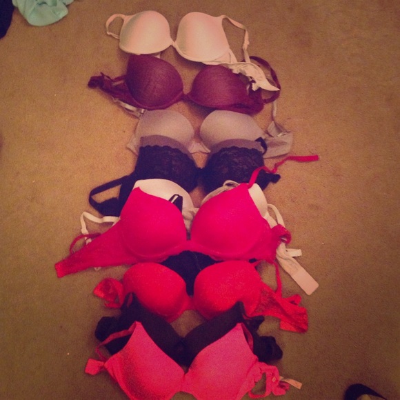 🎉💁🏻BUNDLE OF 36d bras Victoria's Secret