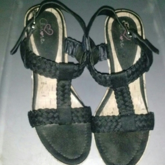 Shoes - Picture 4 of 4