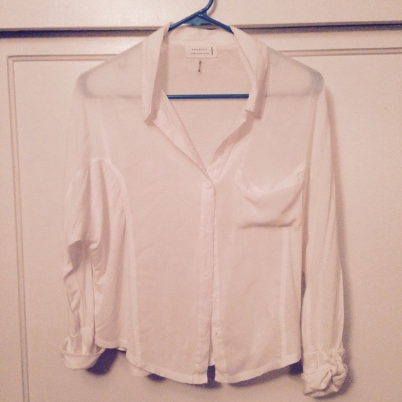 💗BOGO FREE💗Soft vintage-style button up - Picture 3 of 3