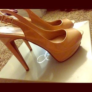 Jessica Simpson 'SOLAMO' heels