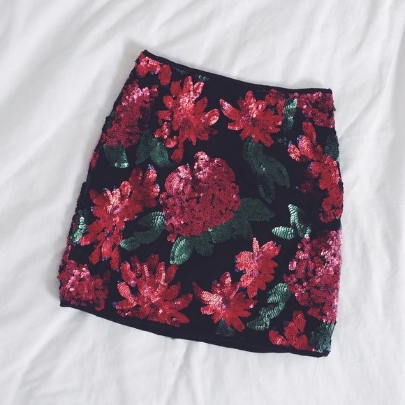 Mustard Seed Dresses & Skirts - Red Floral Sequin Skirt