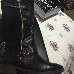Black boots