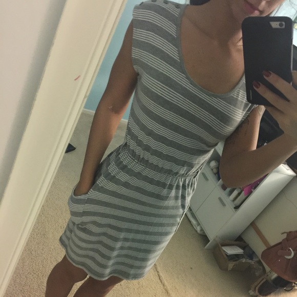 Dress - Picture 2 of 3