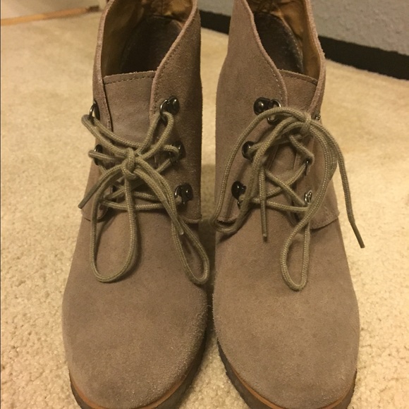 Steve Madden nude booties