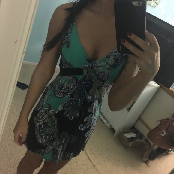 Dress - Picture 2 of 3