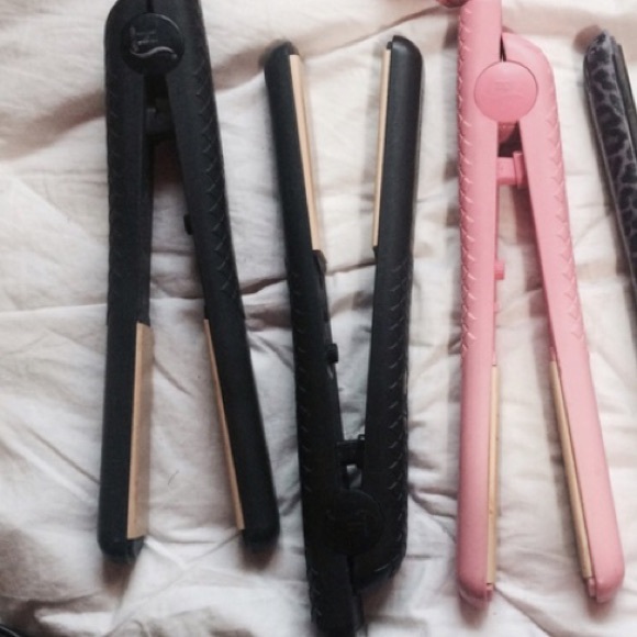 Black straightener