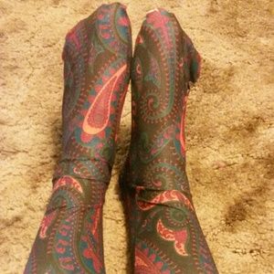 NWOT colorful paisley tights