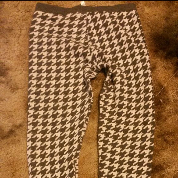 NWOT houndstooth sweater leggings
