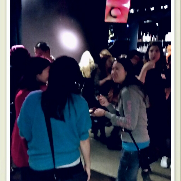 Meet Your Posher - Picture 4 of 4