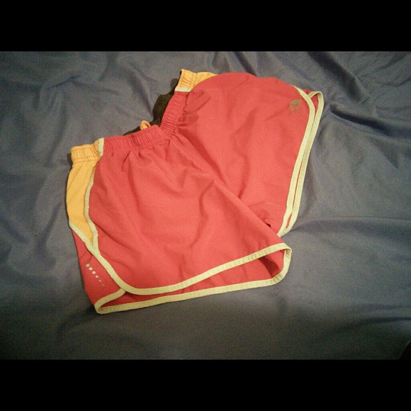 Running shorts - Picture 2 of 3