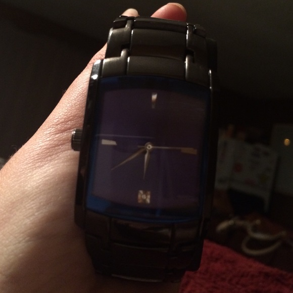 Men's Watch With Blue Center