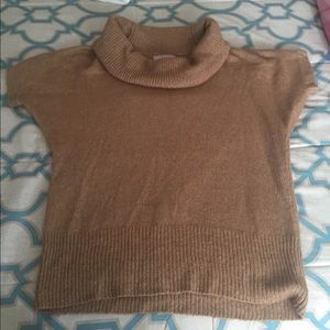 Short sleeve sweater shirt