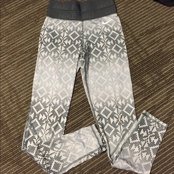 Tribal Nike Pro Capris