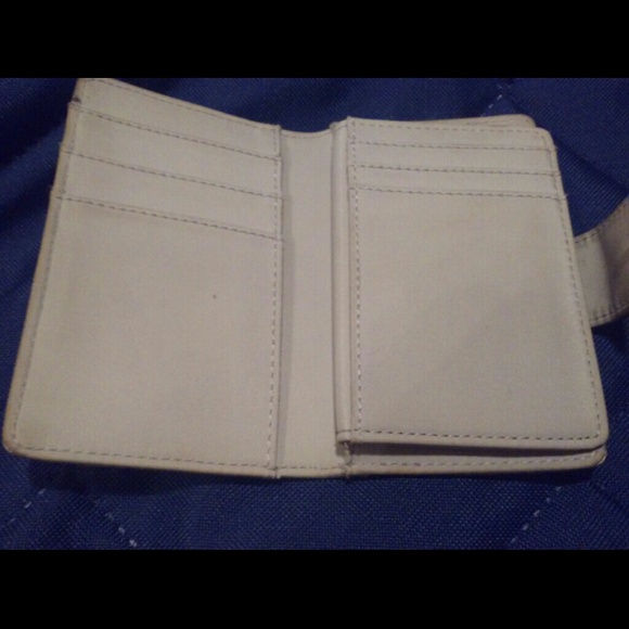Leather Kenneth Cole Reaction silver wallet - Picture 3 of 4