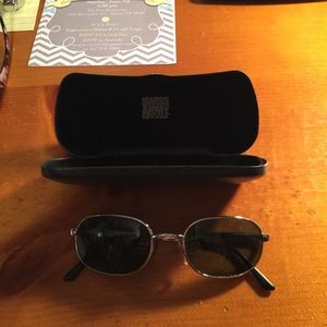 Authentic Swiss Army sunglasses. Unisex.