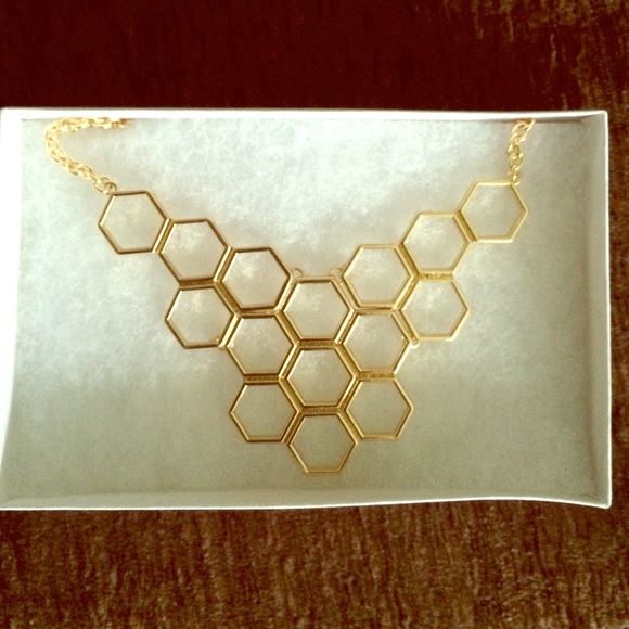Aislinn honeycomb collar necklace gold