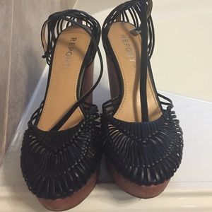 Black wedges