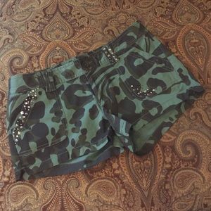 EXPRESS CAMO 11"L SHORTS WITH STUDS