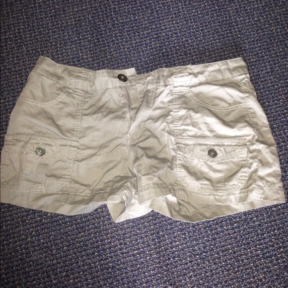 Olive green khaki shorts! 😘👌💋