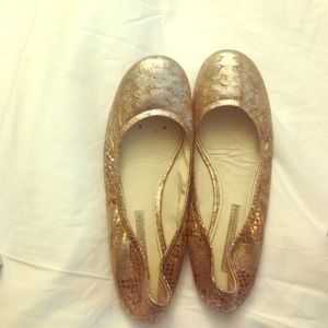 Vera Wang Lavender Gold shimmer flats