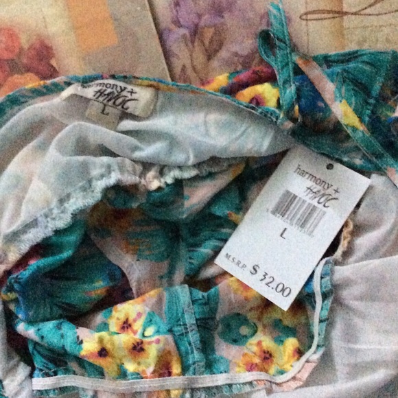 Floral Print Romper NWT💕💜💛 - Picture 4 of 4