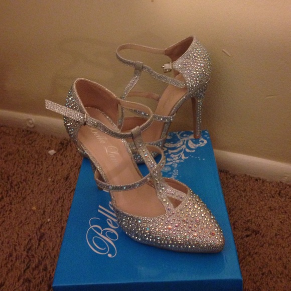 Pointed toe heels - Picture 3 of 4